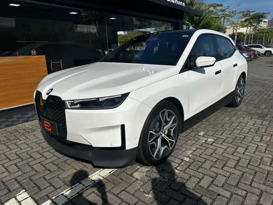 BMW-iX-2022