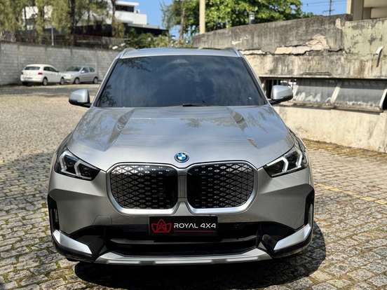 BMW-iX1-2025