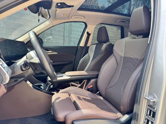 BMW-iX1-2025