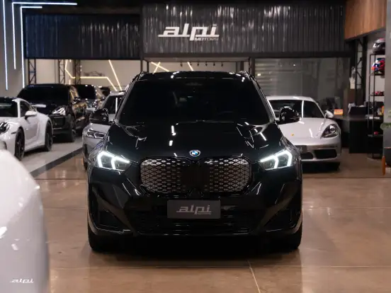 BMW-iX1-2025