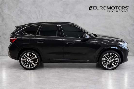 BMW-X1-2025