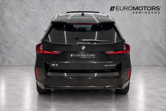 BMW-X1-2025