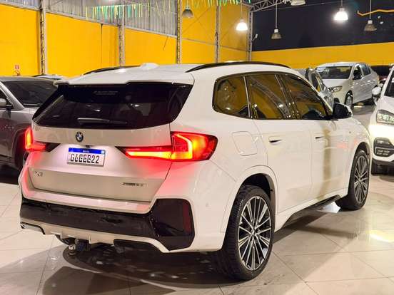 BMW-X1-2024