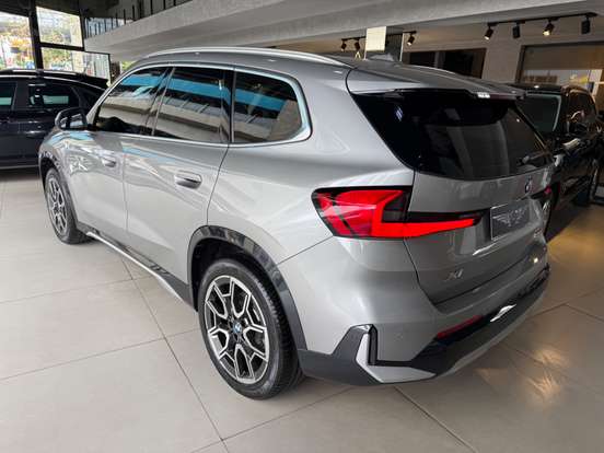 BMW-X1-2024