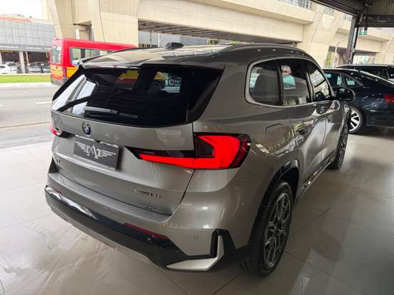 BMW-X1-2024