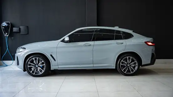 BMW-X4-2023