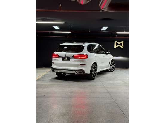 BMW-X5-2022