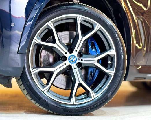 BMW-X5-2021