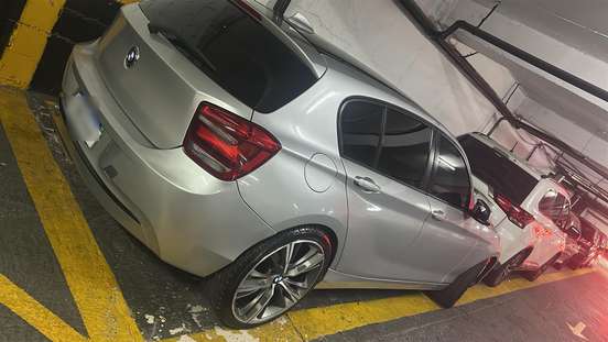 BMW-118i-2012
