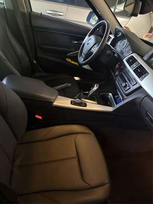 BMW-320i-2013