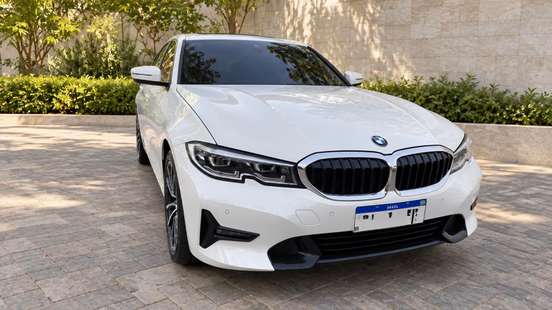 BMW-330i-2019