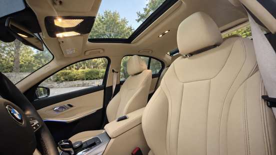 BMW-330i-2019