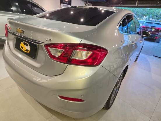 CHEVROLET-CRUZE-2018