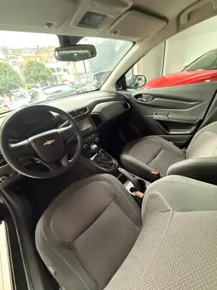 CHEVROLET-ONIX-2015