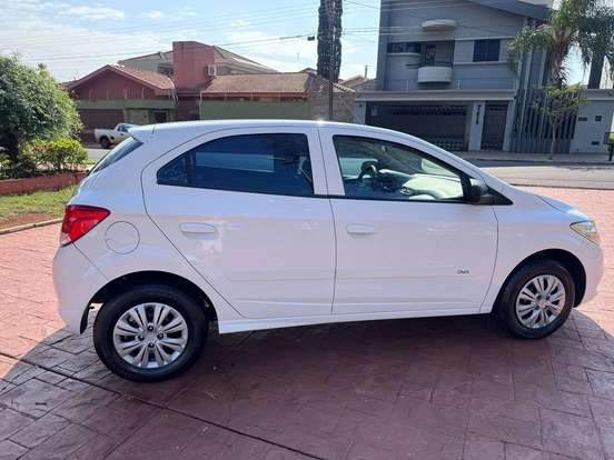 CHEVROLET-ONIX-2014
