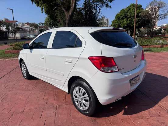 CHEVROLET-ONIX-1.0 MPFI LT 8V FLEX 4P MANUAL CHEVROLET-ONIX-2014