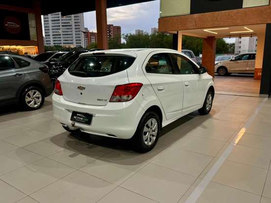 CHEVROLET-ONIX-2014