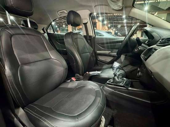 CHEVROLET-ONIX-2014