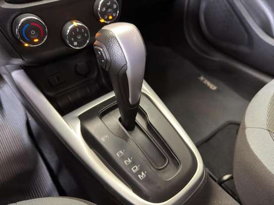 CHEVROLET-ONIX-2019
