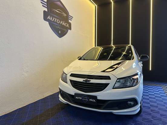 CHEVROLET-ONIX-2015