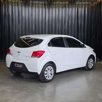CHEVROLET-ONIX-2016