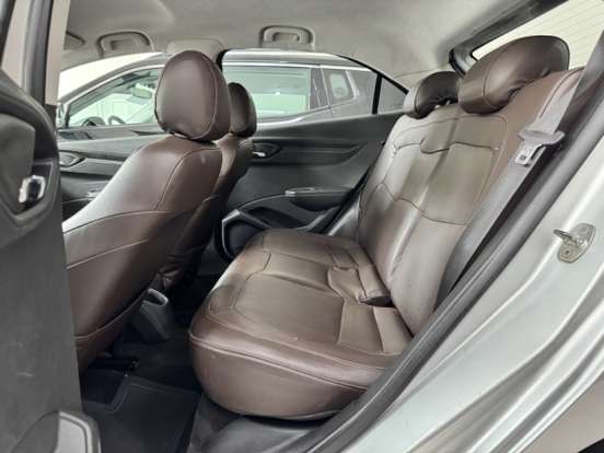 CHEVROLET-ONIX-2013