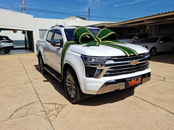 CHEVROLET S10 2.8 16V TURBO DIESEL HIGH COUNTRY CD 4X4 AUTOMÁTICO