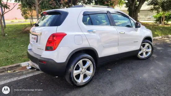 CHEVROLET-TRACKER-2015