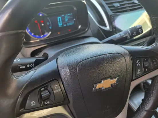 CHEVROLET-TRACKER-2015
