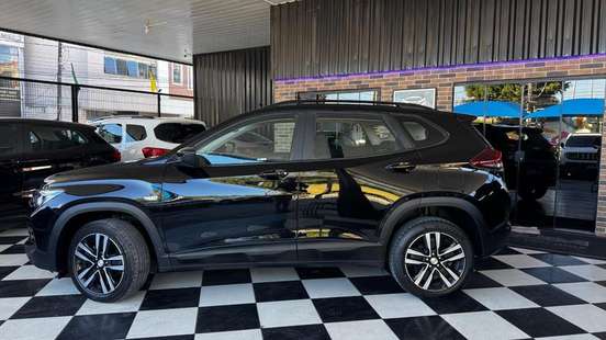 CHEVROLET-TRACKER-2023