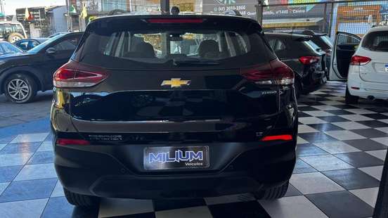 CHEVROLET-TRACKER-2023