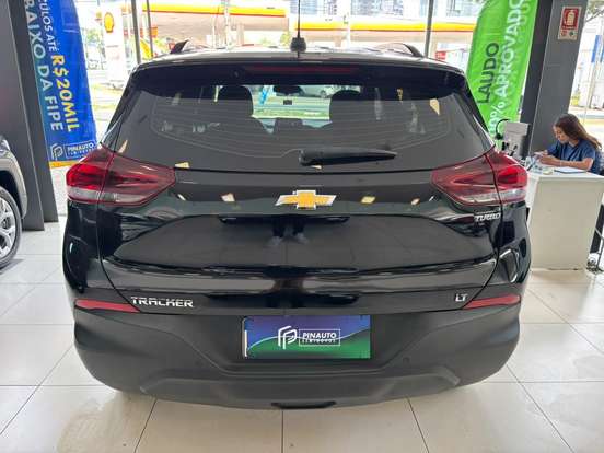 CHEVROLET-TRACKER-2023