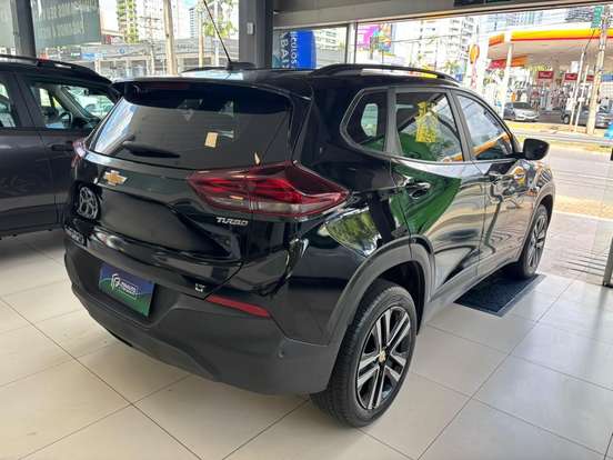 CHEVROLET-TRACKER-2023