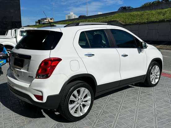CHEVROLET-TRACKER-2018