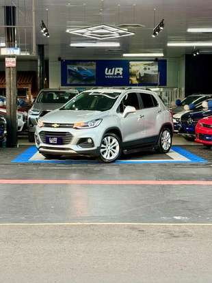 CHEVROLET-TRACKER-2017
