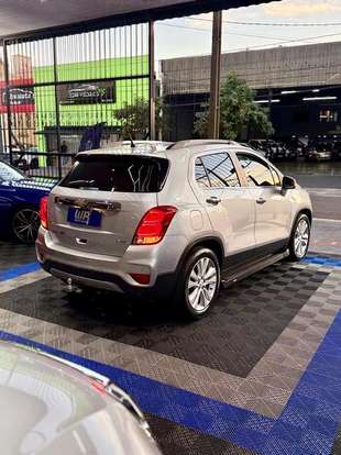 CHEVROLET-TRACKER-2017