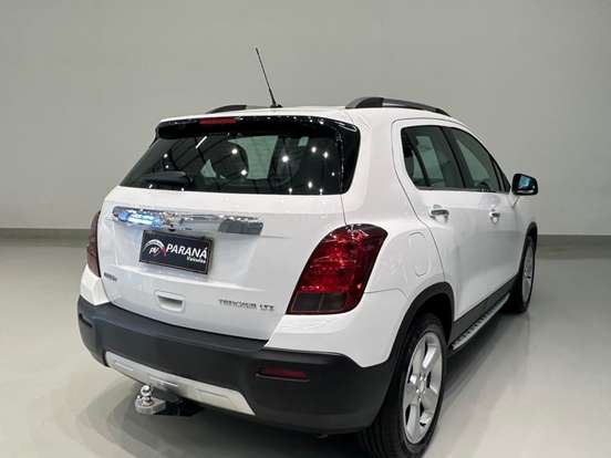 CHEVROLET-TRACKER-2015