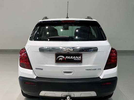 CHEVROLET-TRACKER-2015
