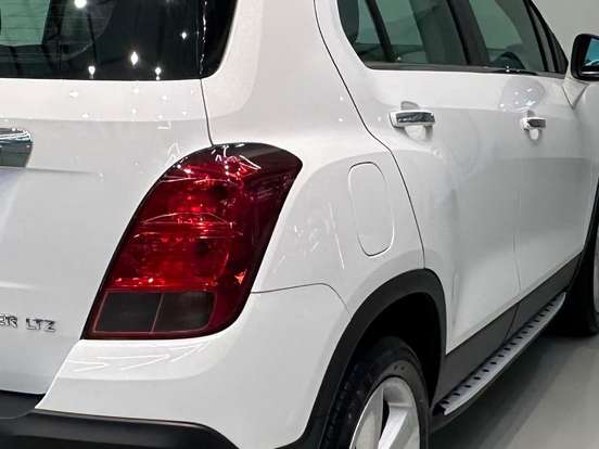 CHEVROLET-TRACKER-2015