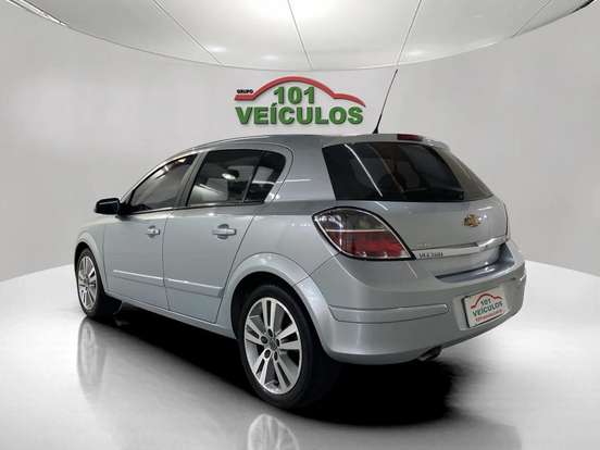 CHEVROLET-VECTRA-2.0 MPFI GT HATCH 8V FLEX 4P AUTOMÁTICO CHEVROLET-VECTRA-2011