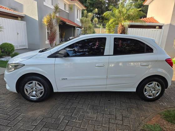 CHEVROLET ONIX 1.0 MPFI LT 8V FLEX 4P MANUAL