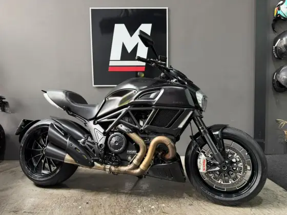 DUCATI DIAVEL DARK 