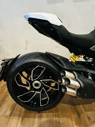 DUCATI-DIAVEL V4-2026