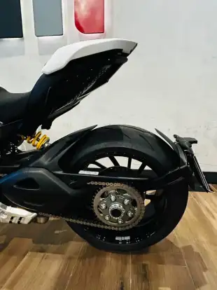 DUCATI-DIAVEL V4-2026