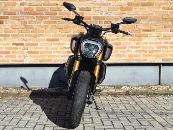 DUCATI-DIAVEL 1260 S-2022