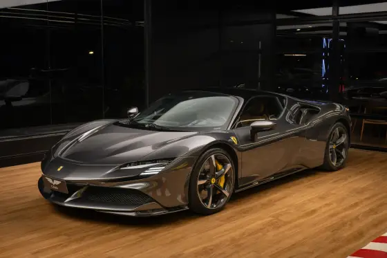 FERRARI SF90 4.0 V8 TURBO PHEV STRADALE F1-DCT