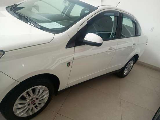 FIAT-GRAND SIENA-2015