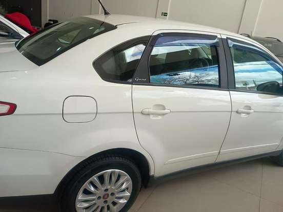 FIAT-GRAND SIENA-2015