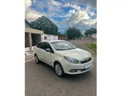 FIAT GRAND SIENA 1.6 MPI ESSENCE 16V FLEX 4P MANUAL FIAT GRAND SIENA 1.6 MPI ESSENCE 16V FLEX 4P MANUAL