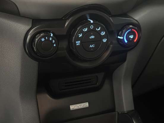 FORD-ECOSPORT-2016